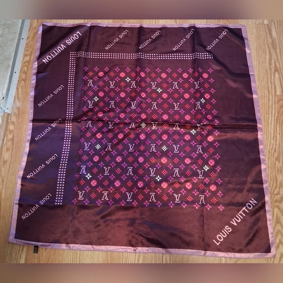 EUC Louis Vuitton LV Purple & Pink Silk Elegant Feminine Formal Business Scarf - Picture 1 of 6